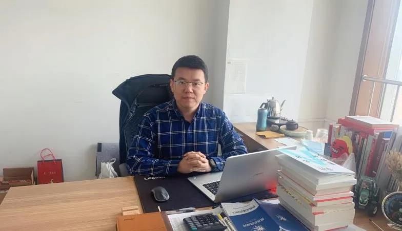 耐沃姆為生物質(zhì)壁爐，不只是取暖！